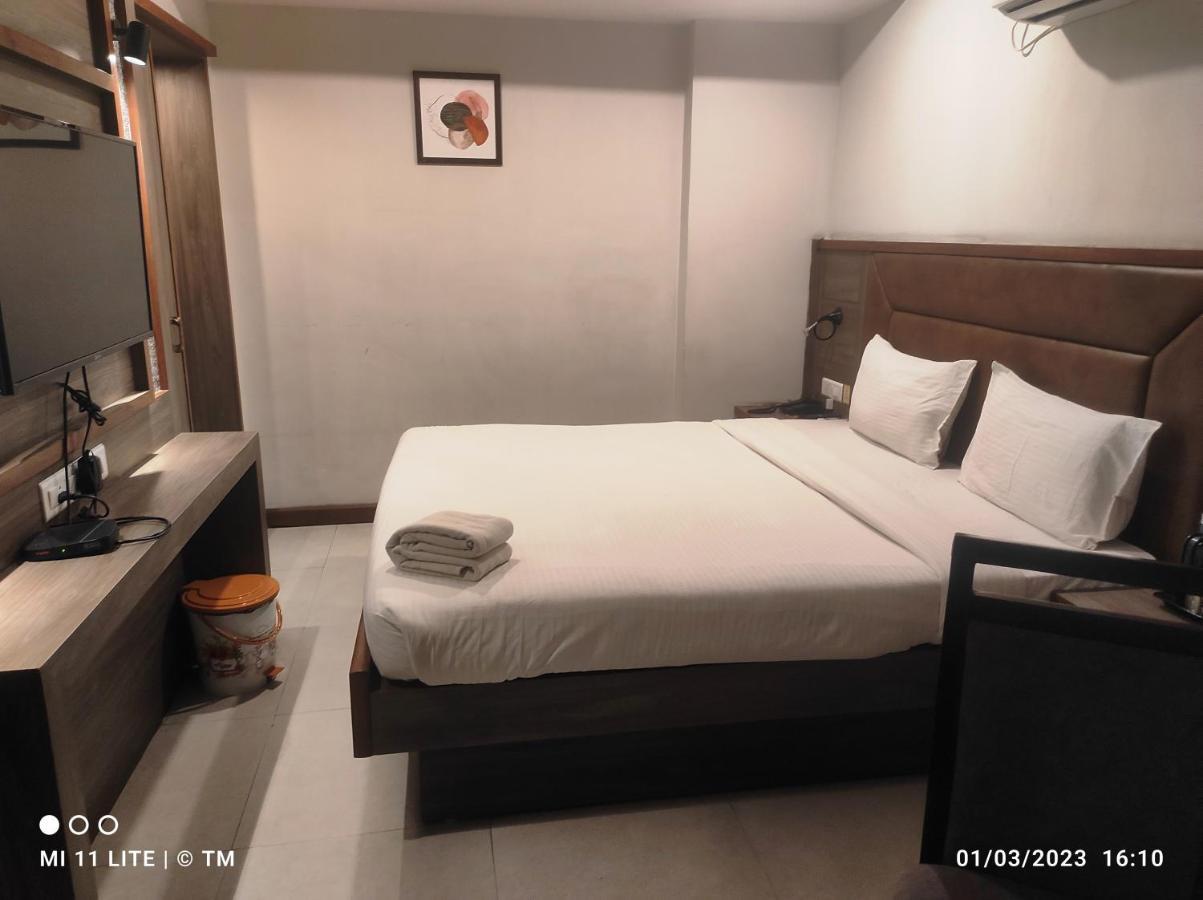 Hotel K79 Dzsamsedpur Kültér fotó