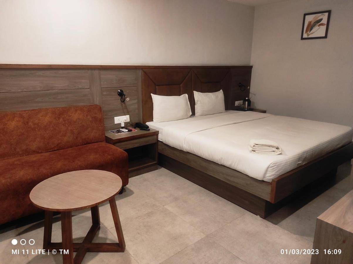 Hotel K79 Dzsamsedpur Kültér fotó
