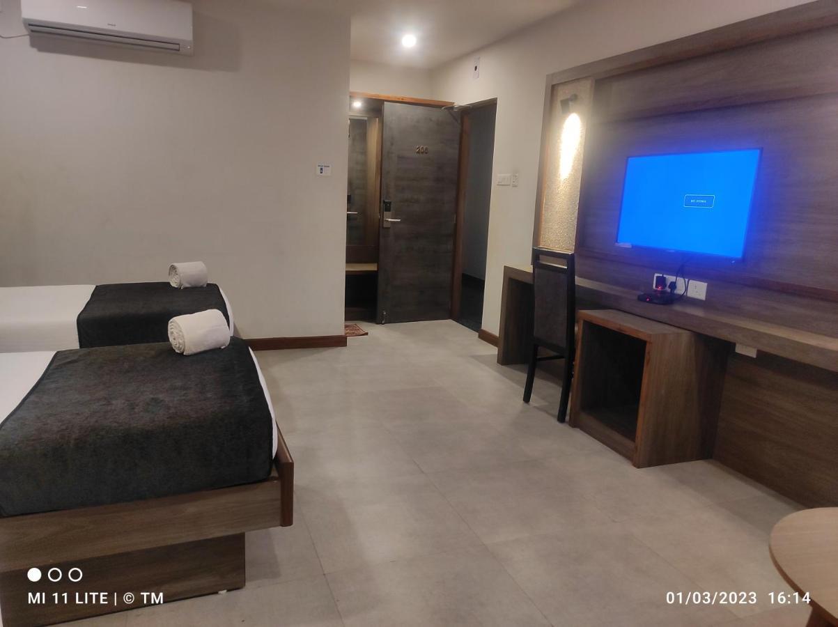Hotel K79 Dzsamsedpur Kültér fotó