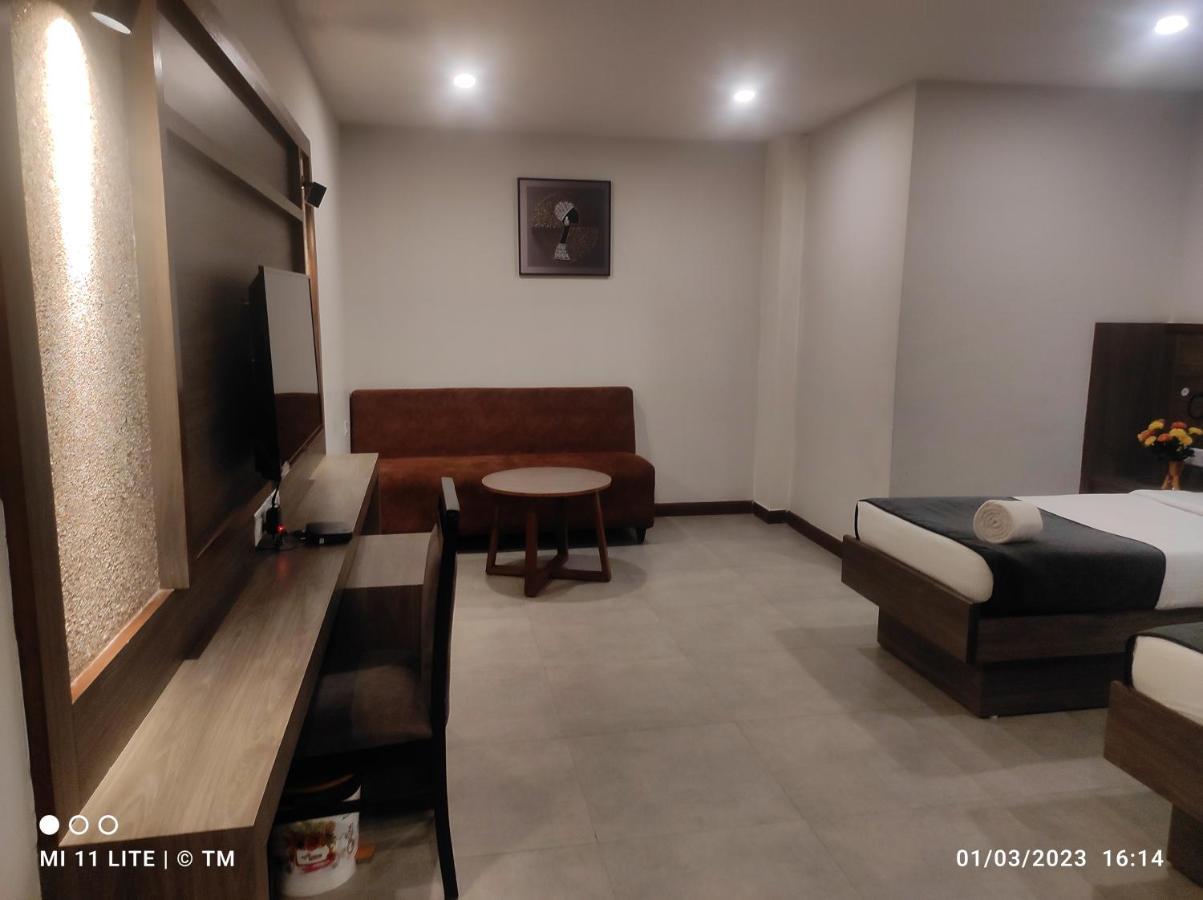 Hotel K79 Dzsamsedpur Kültér fotó